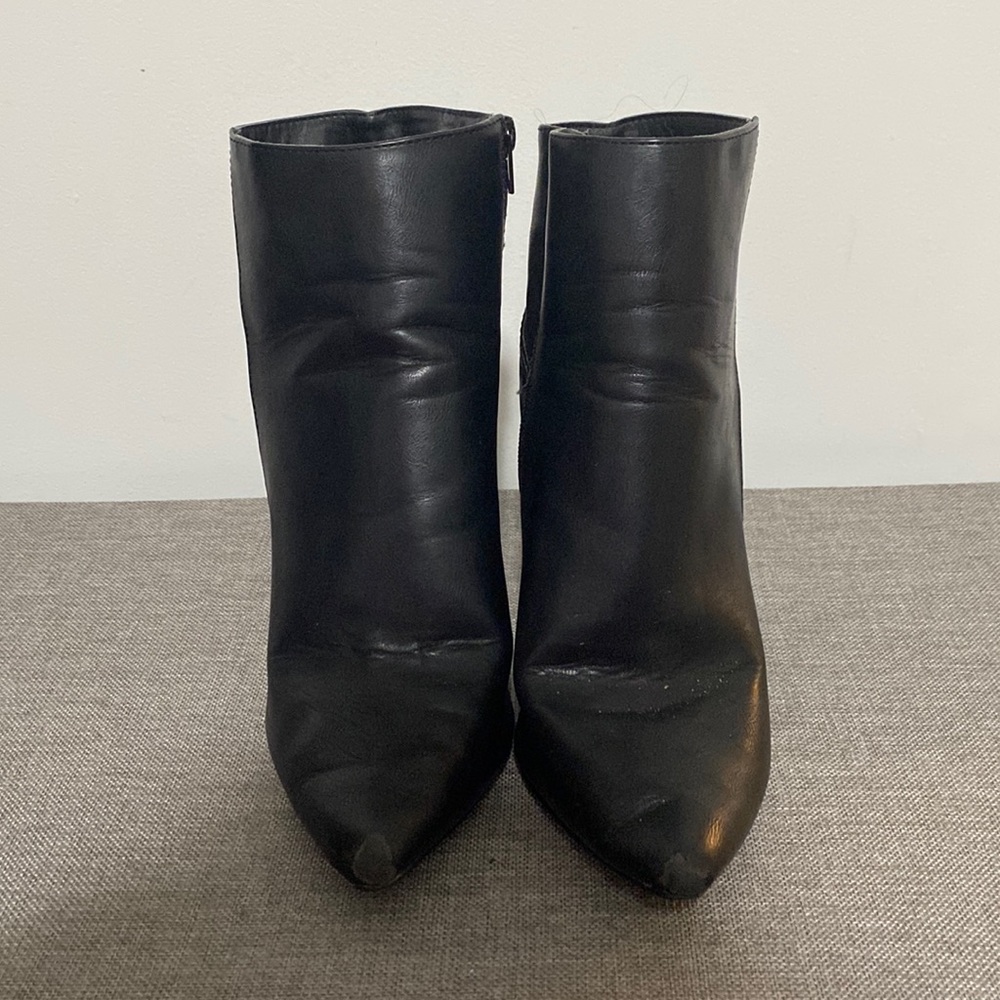 Just Fab Black faux leather platform booties snakeskin style backing size 10